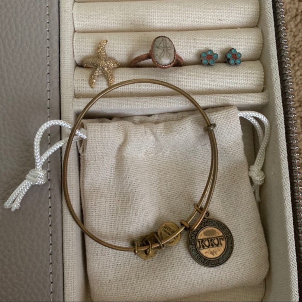 KKG bracelet Alex and Ani